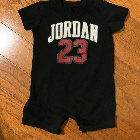 JORDAN 0-6M black onesie - Picture 1 of 5